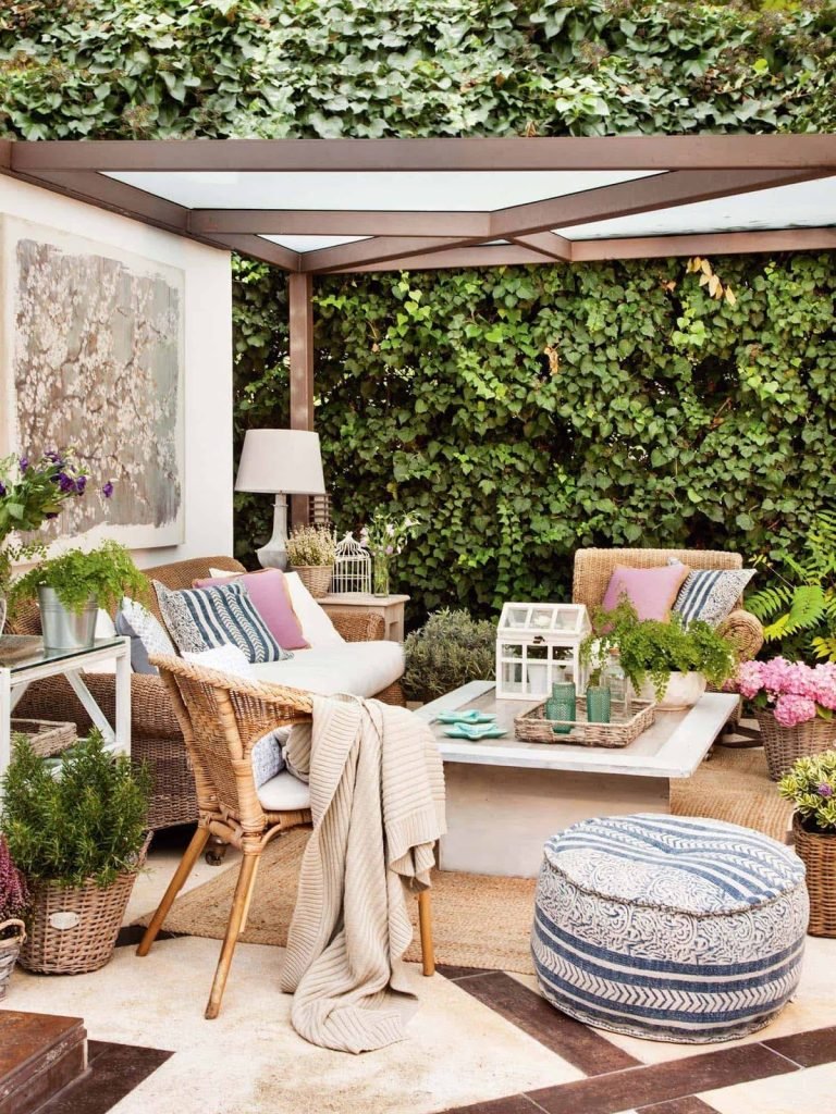 8 Best Ideas for Outdoor Living Rooms